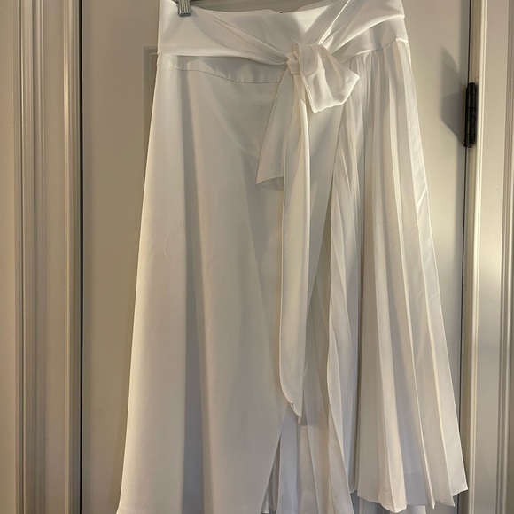 Alice + Olivia Zabana Wrap-Effect Pleated Satin Midi Skirt - Picture 5 of 7